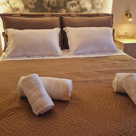 Primrose Apartments Tolón Dış mekan fotoğraf