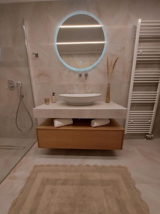 Primrose Apartments Tolón Dış mekan fotoğraf
